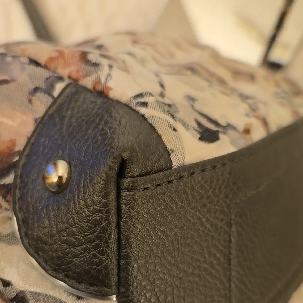 Wilsons Multicolor And Leather Trim Women's Bag - Picture 8 of 16